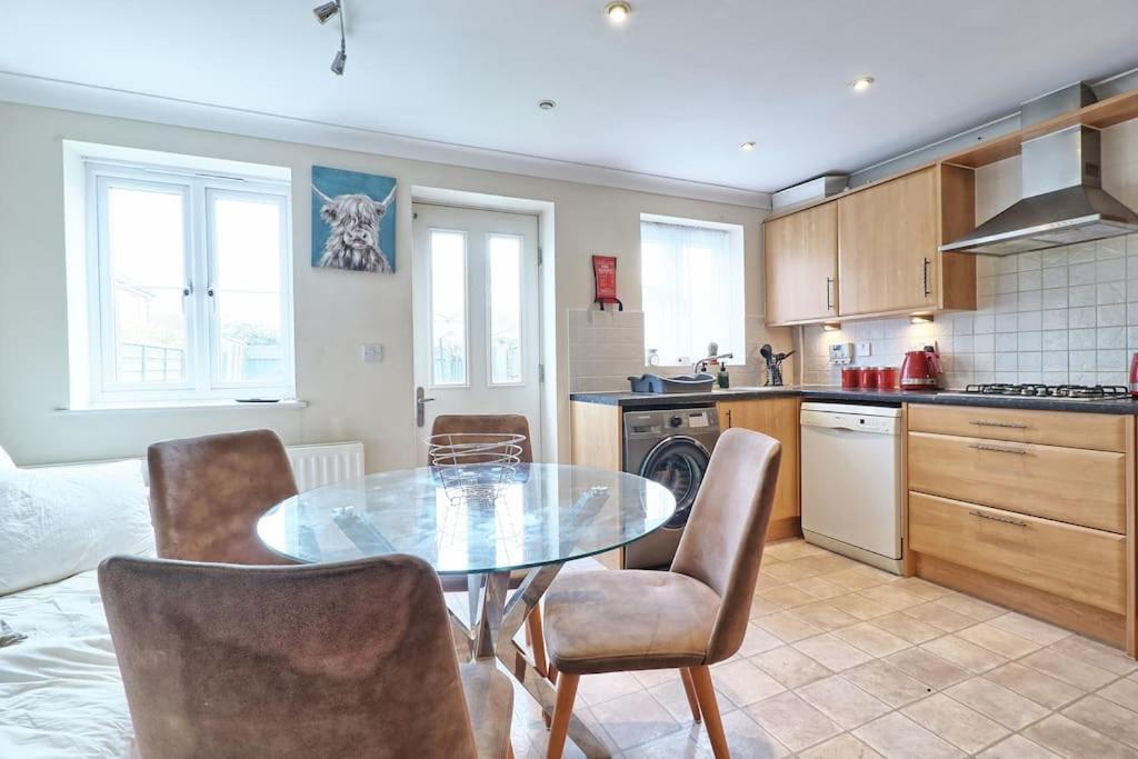 By Buildersbeds - Paignton House 4 Bedrooms Harold Wood Extérieur photo